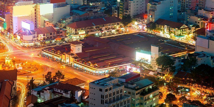 Ben Thanh Market om aftenen i Ho Chi Minh City i Vietnam.